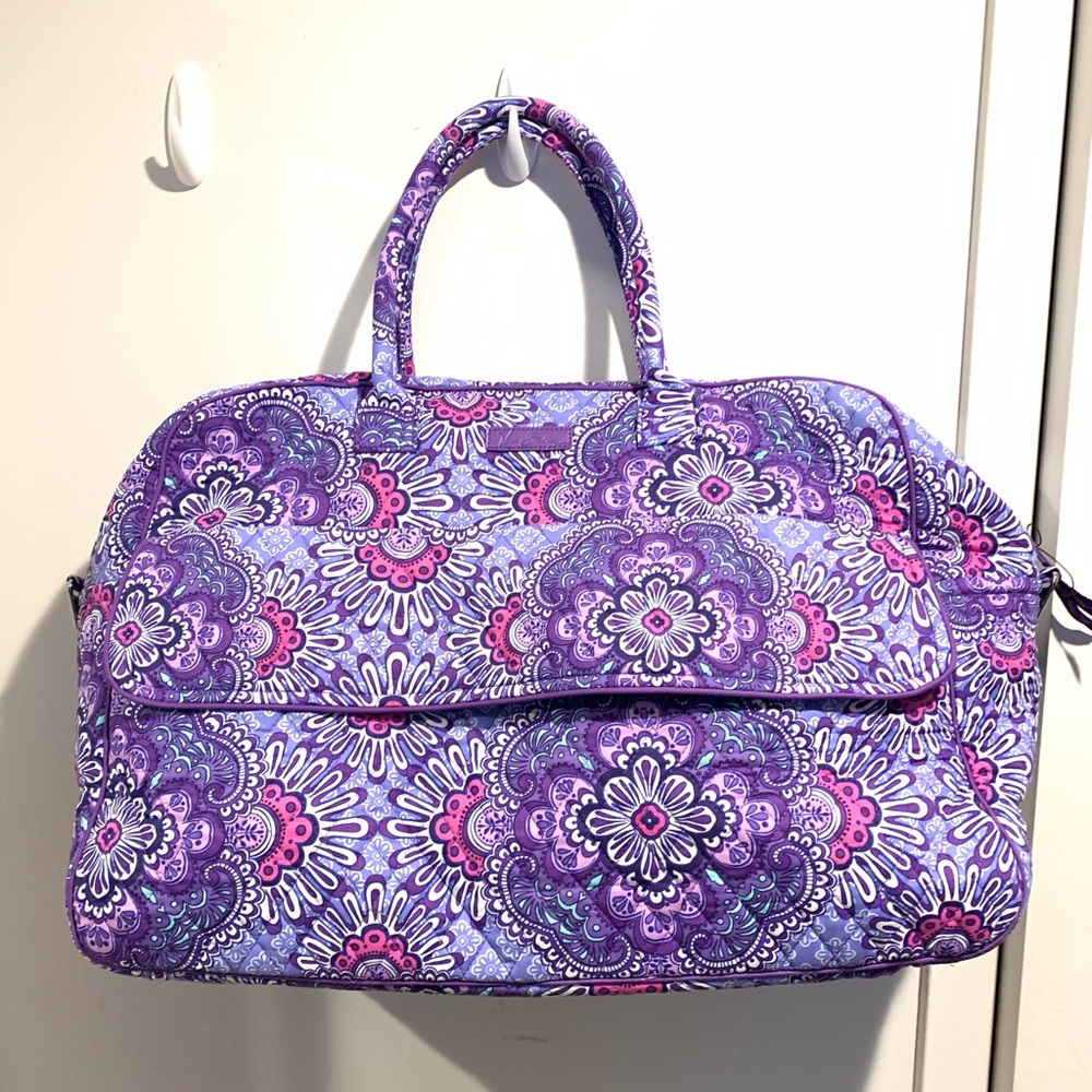 NEVER USED VERA BRADLEY DUFFLE BAG LARGE
